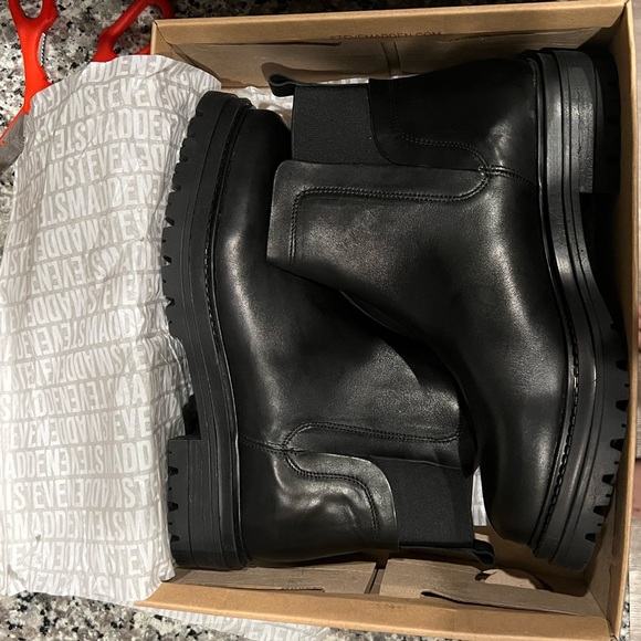 Steven Madden Boots - Picture 3 of 6